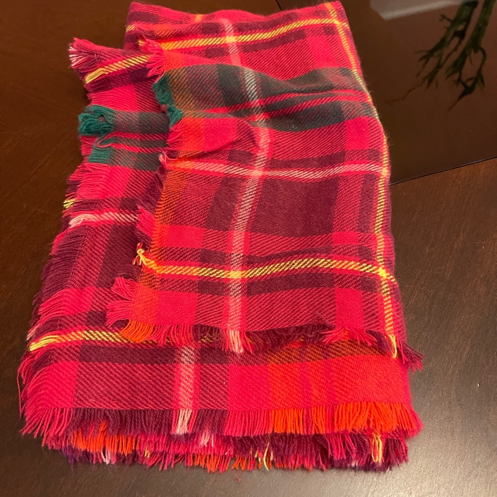 Red green and yellow wrap